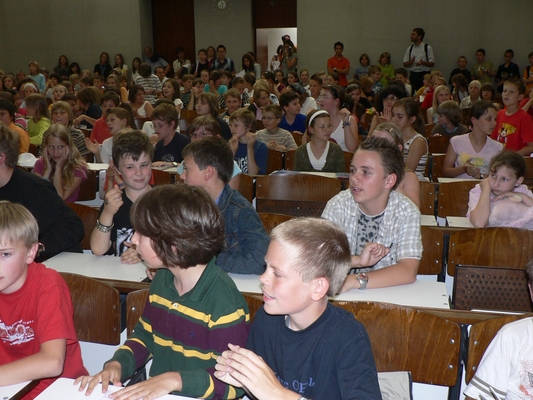 p1000935