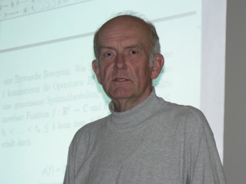 p1000703